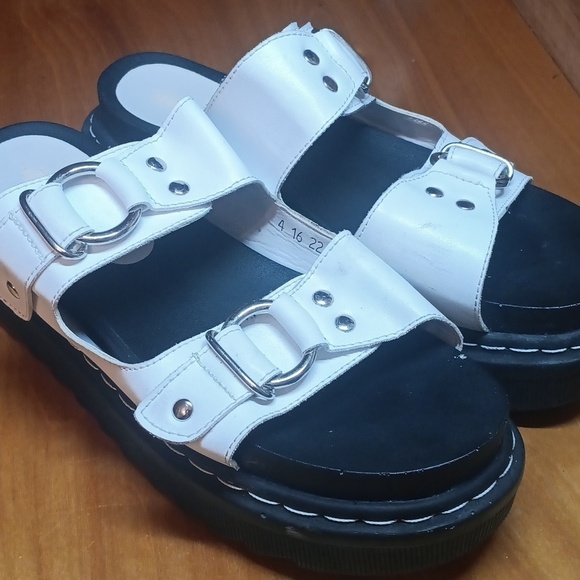 Andrea platform sandals size 7 Y2k Style - Picture 1 of 9